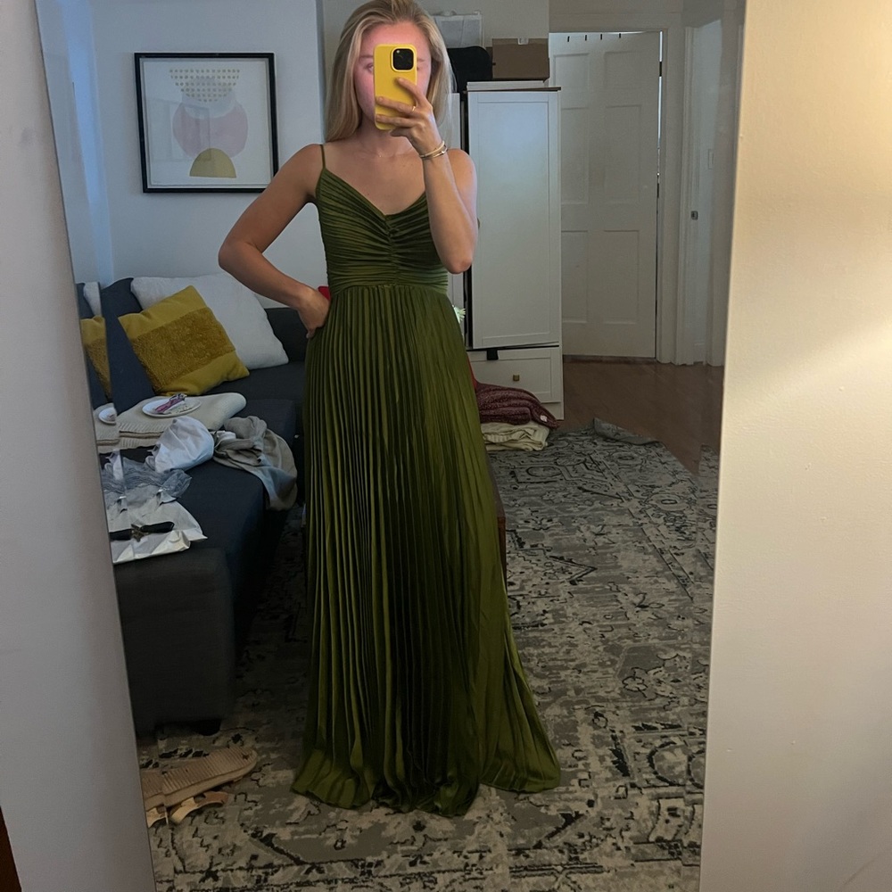Petal & Pup Olive Pleated Maxi Dress - Picture 4 of 4